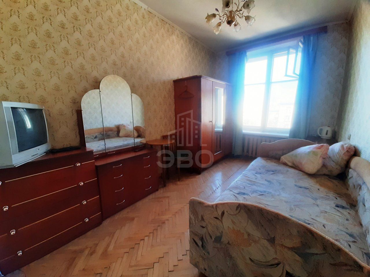 комната в Санкт-Петербурге по адресу: Возрождения ул., 19/38