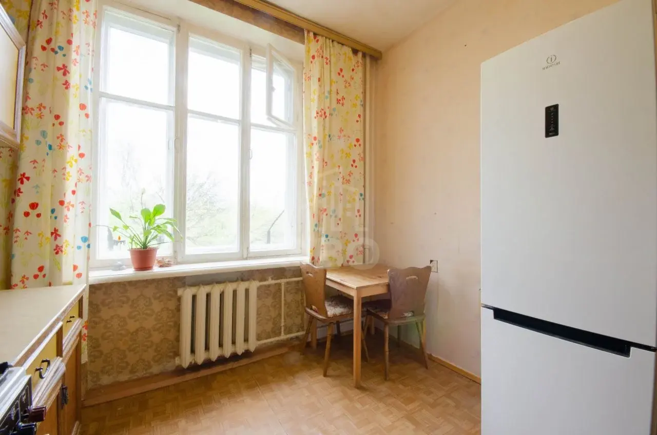 трехкомнатная квартира в Санкт-Петербурге по адресу: Авиационная ул., 15