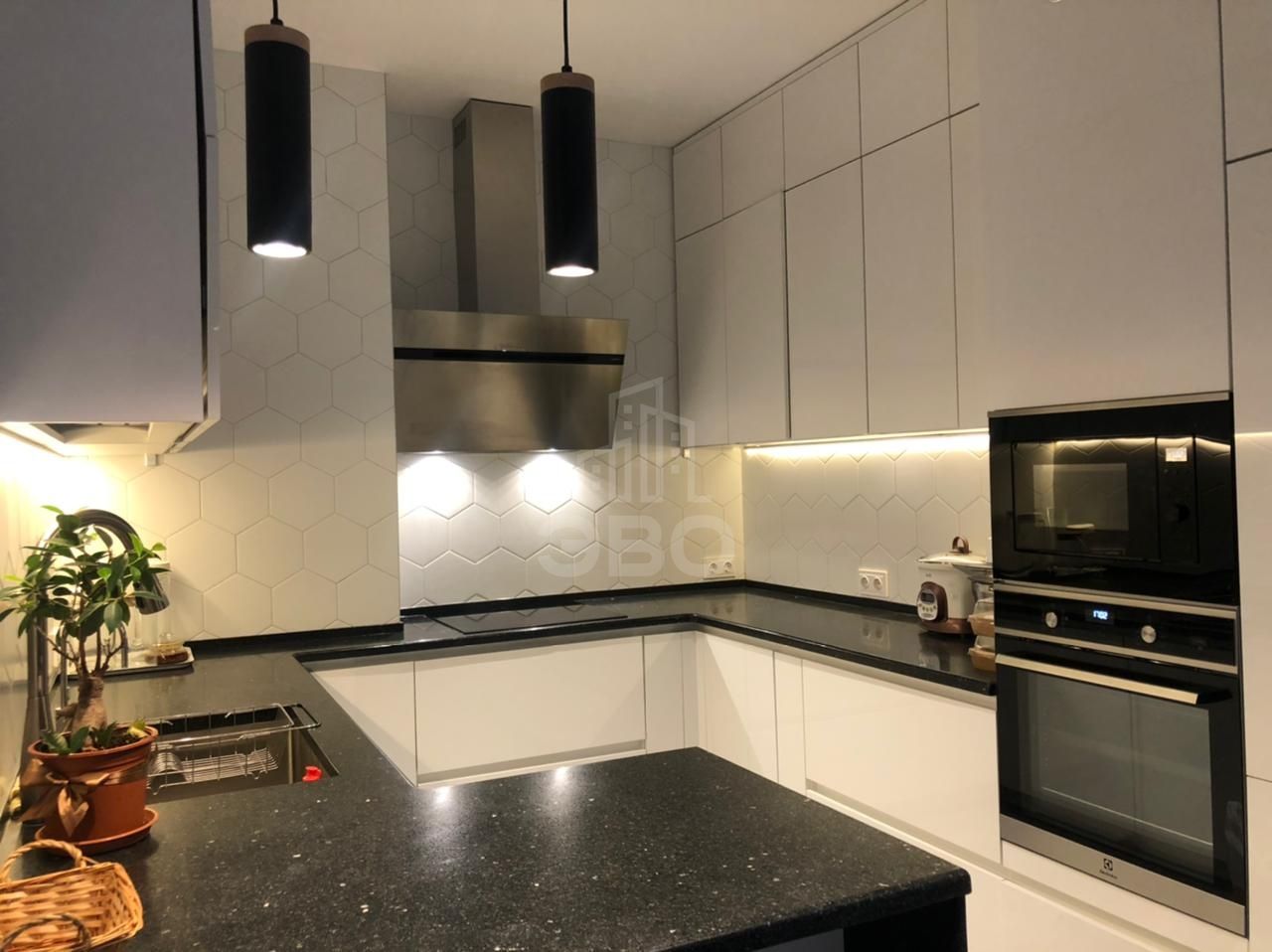 двухкомнатная квартира в Санкт-Петербурге по адресу: Наличная ул., 24, к 1