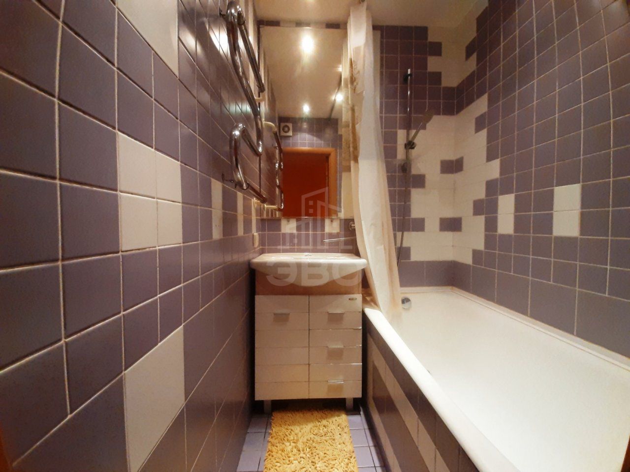 двухкомнатная квартира в Санкт-Петербурге по адресу: Маршала Казакова ул., 10, к 1