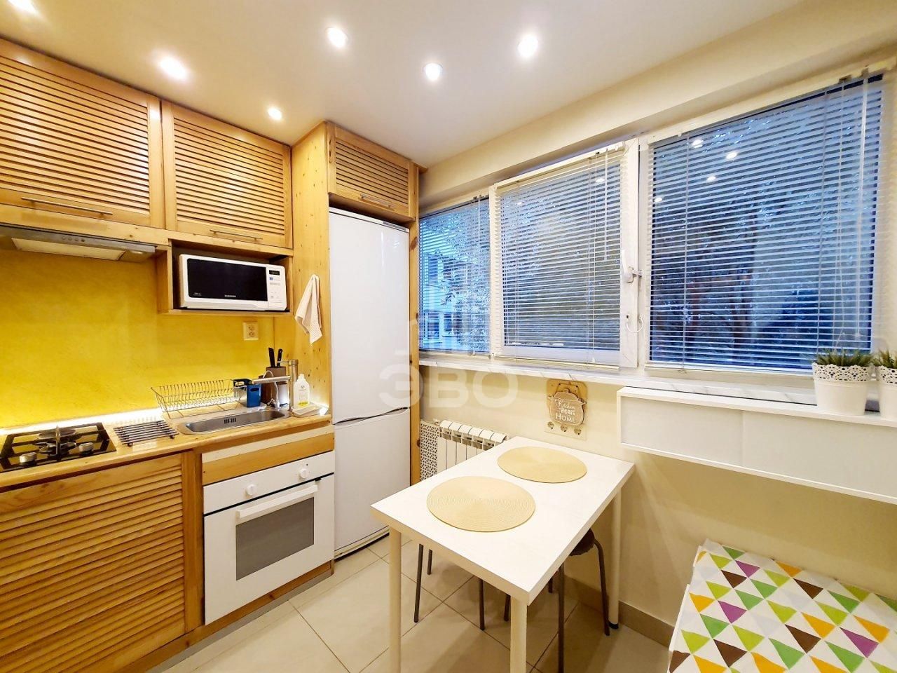 двухкомнатная квартира в Санкт-Петербурге по адресу: Маршала Казакова ул., 10, к 1