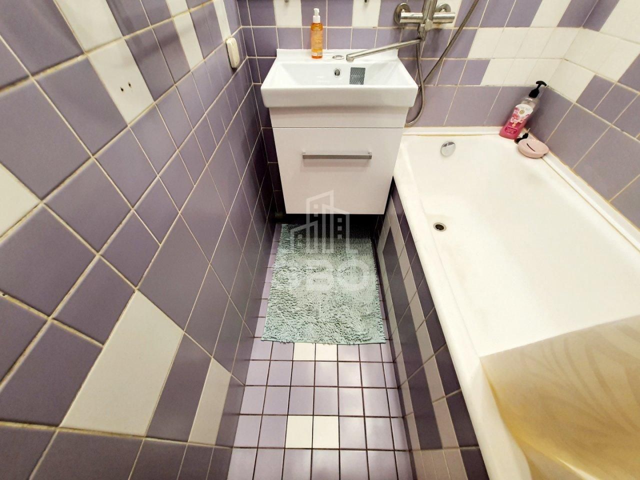 двухкомнатная квартира в Санкт-Петербурге по адресу: Маршала Казакова ул., 10, к 1