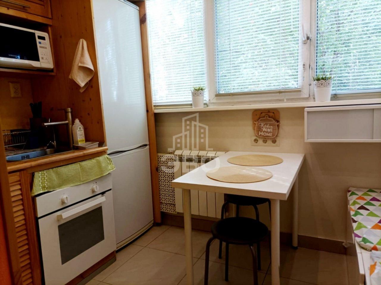 двухкомнатная квартира в Санкт-Петербурге по адресу: Маршала Казакова ул., 10, к 1