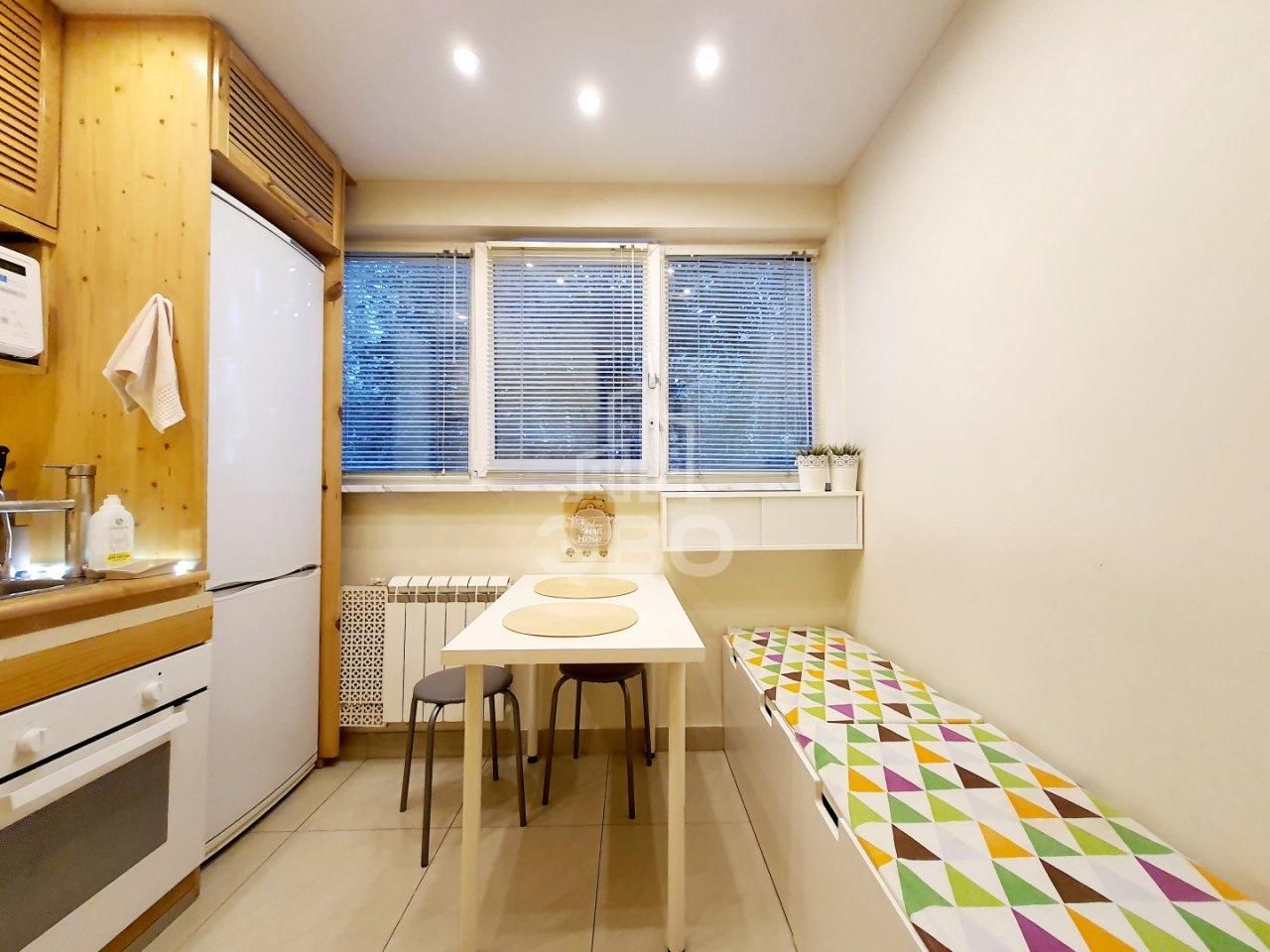 двухкомнатная квартира в Санкт-Петербурге по адресу: Маршала Казакова ул., 10, к 1