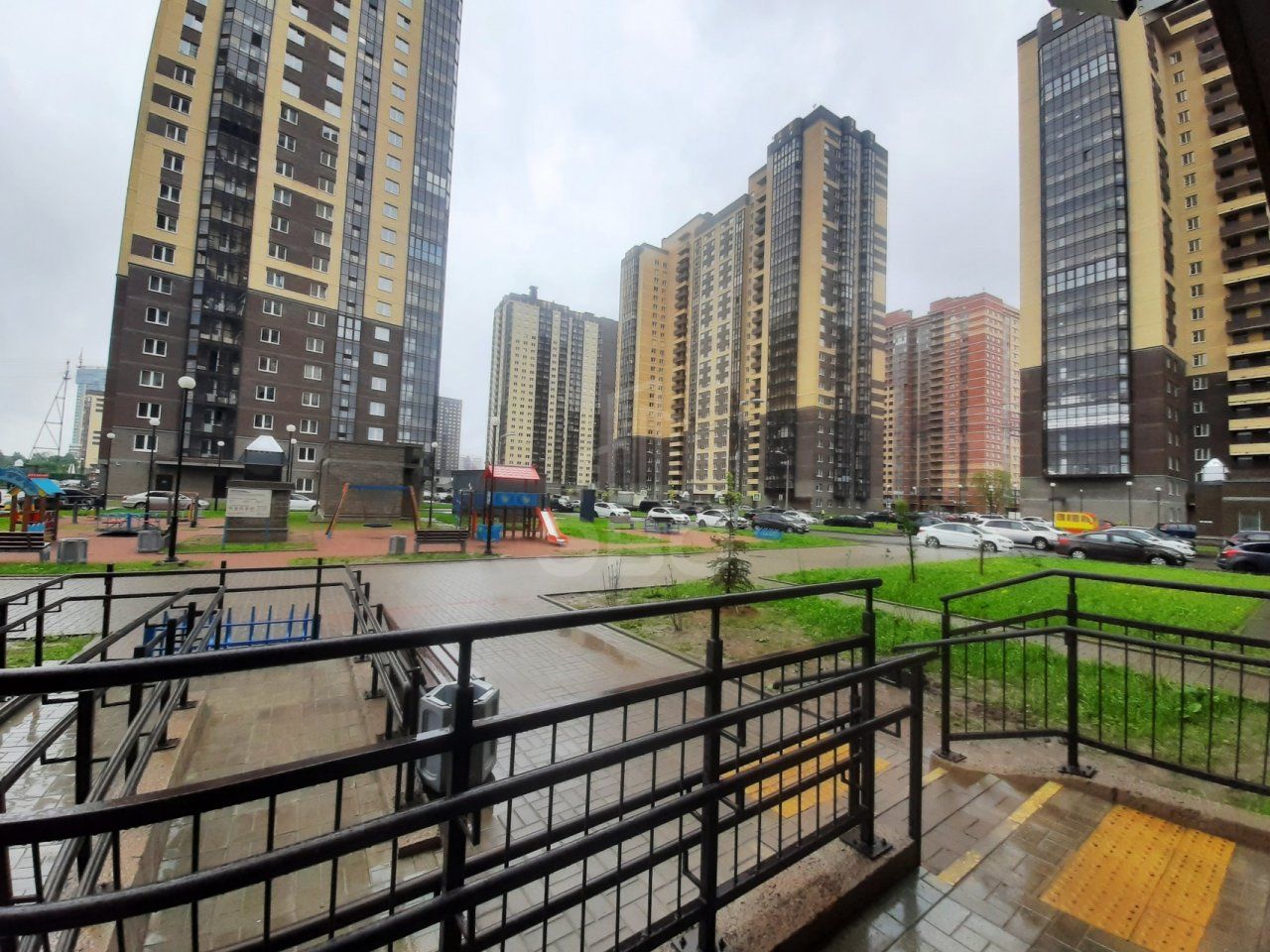 однокомнатная квартира в Санкт-Петербурге по адресу: Славянская  ул., 20