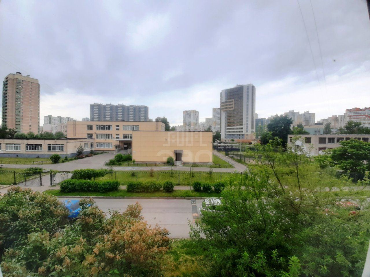 двухкомнатная квартира в Санкт-Петербурге по адресу: Школьная ул., 7