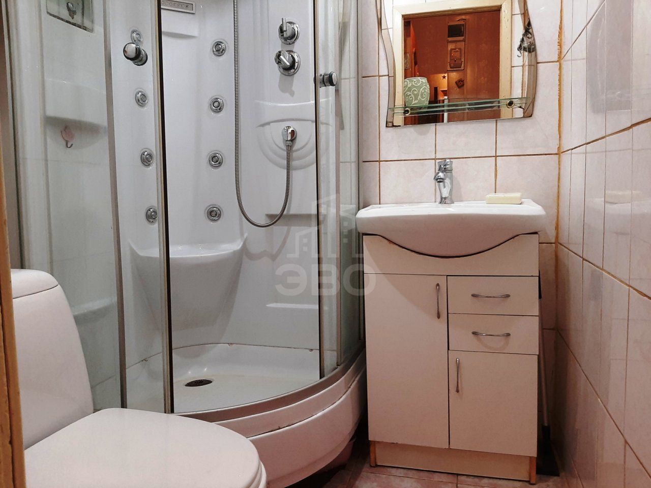 двухкомнатная квартира в Санкт-Петербурге по адресу: Школьная ул., 7