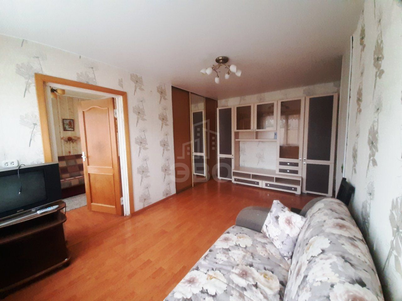 двухкомнатная квартира в Санкт-Петербурге по адресу: Школьная ул., 7