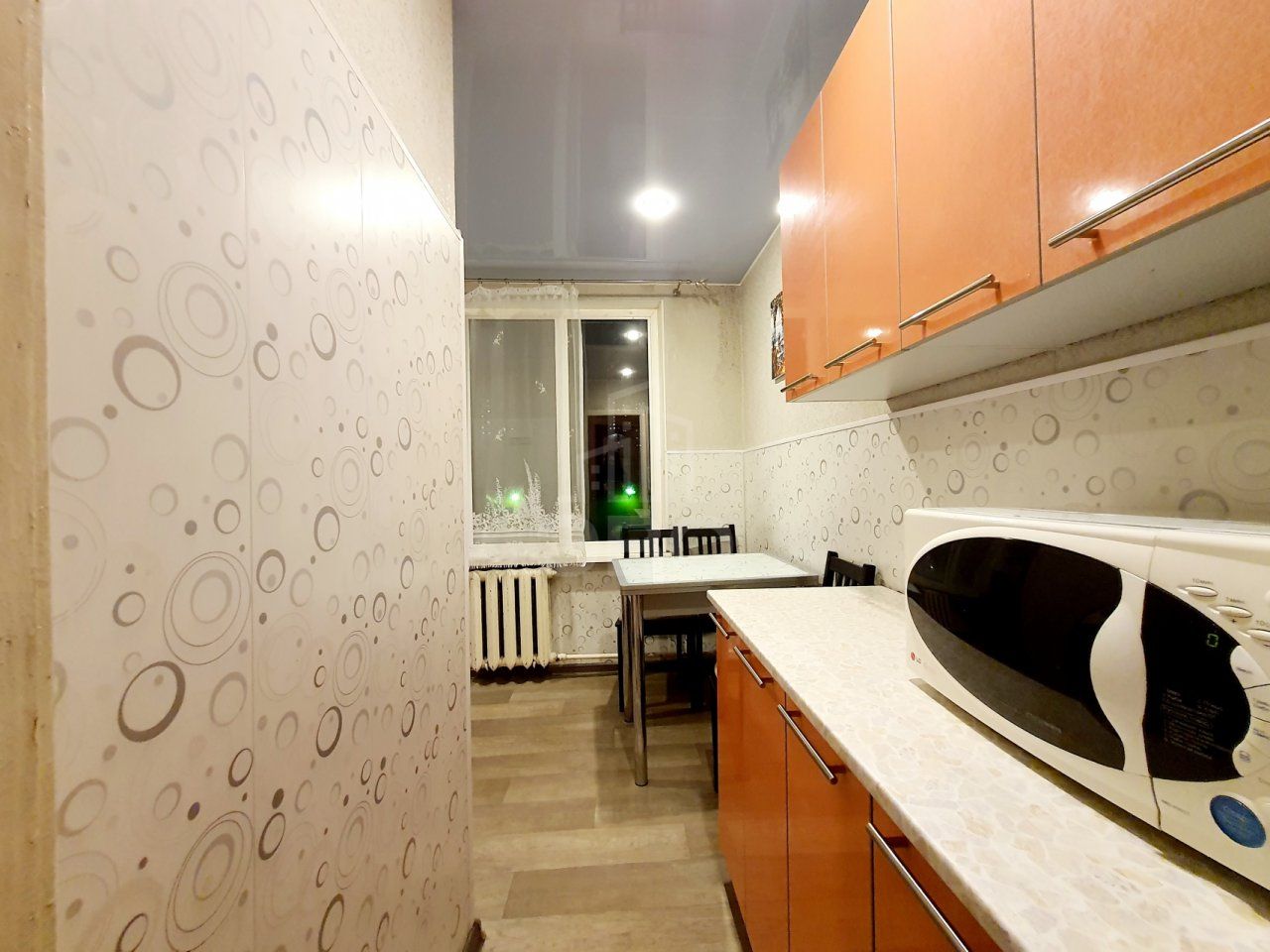 двухкомнатная квартира в Санкт-Петербурге по адресу: Школьная ул., 7