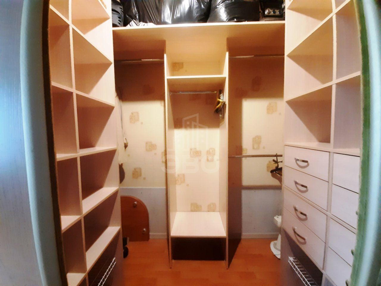 двухкомнатная квартира в Санкт-Петербурге по адресу: Школьная ул., 7