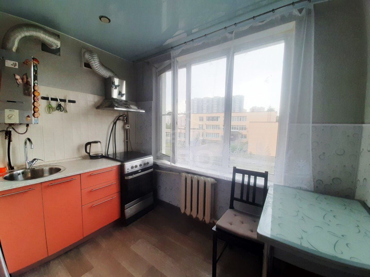 двухкомнатная квартира в Санкт-Петербурге по адресу: Школьная ул., 7