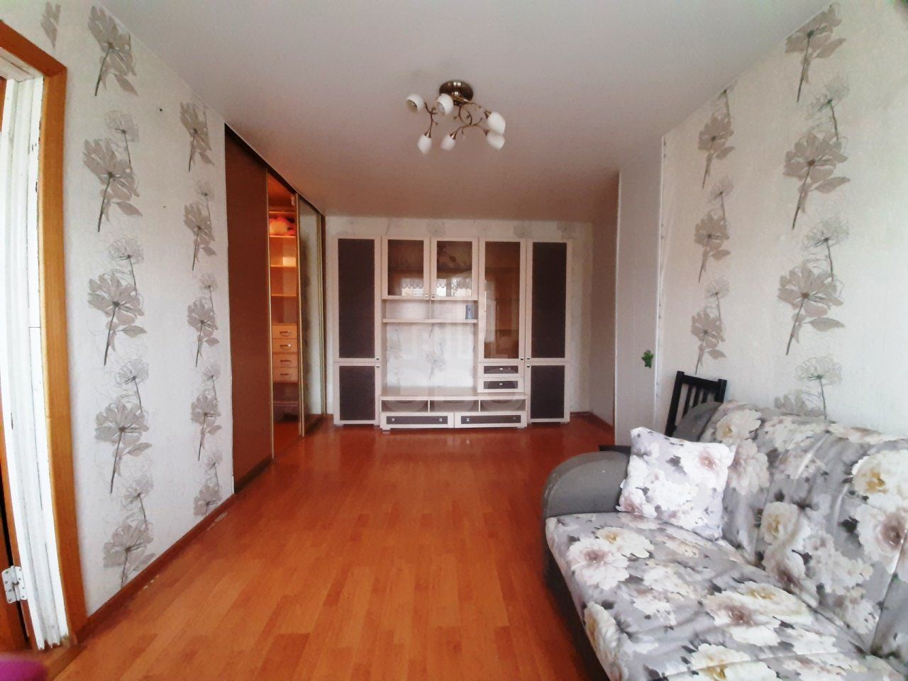 двухкомнатная квартира в Санкт-Петербурге по адресу: Школьная ул., 7