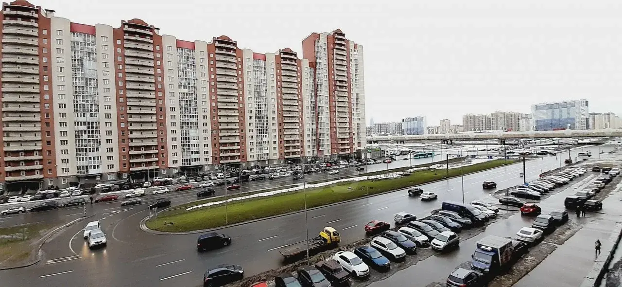 четырехкомнатная квартира в Санкт-Петербурге по адресу: Богатырский проспект, 41, к 1