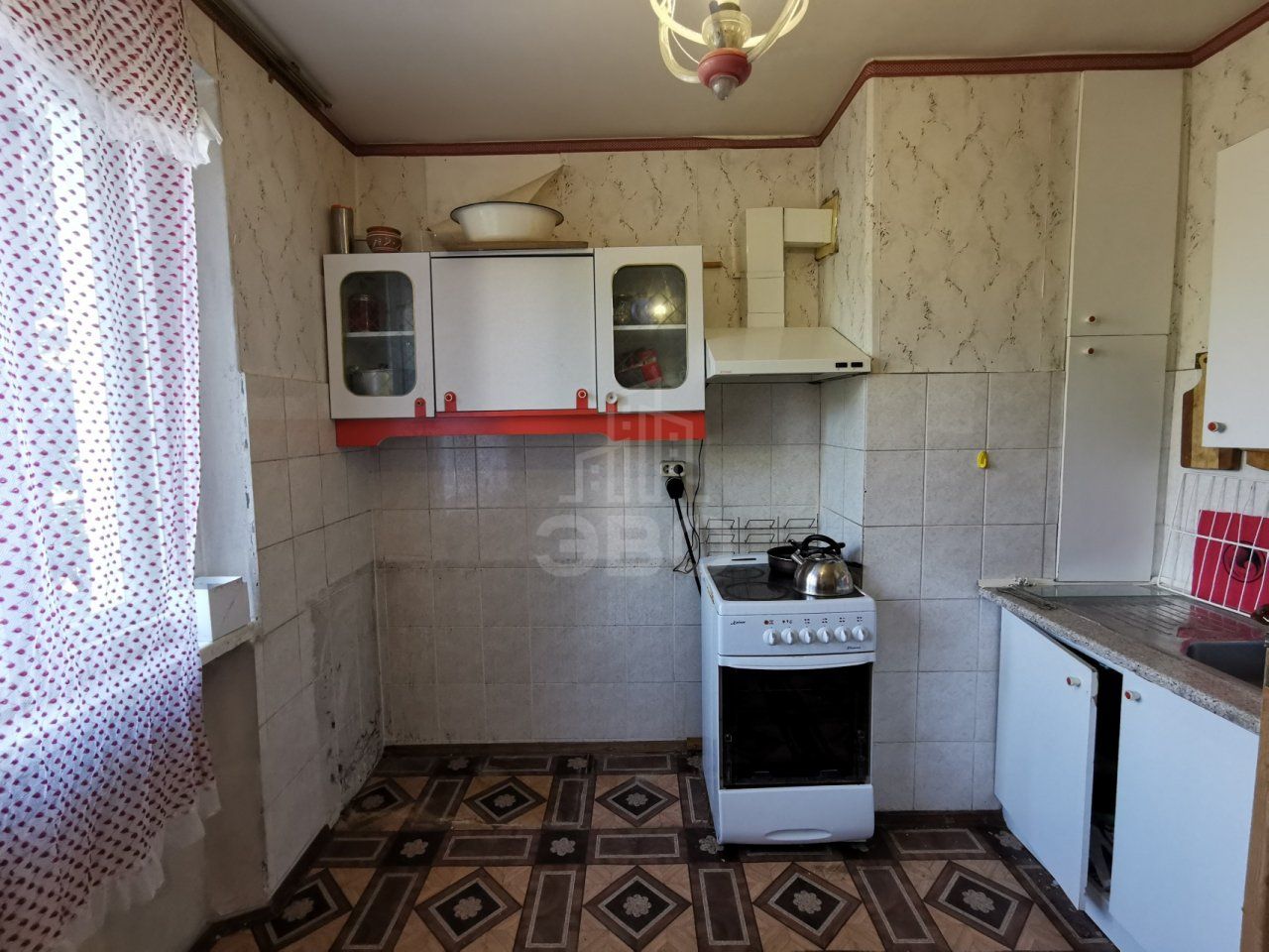 трехкомнатная квартира в Санкт-Петербурге по адресу: Хасанская ул., 14, к 1