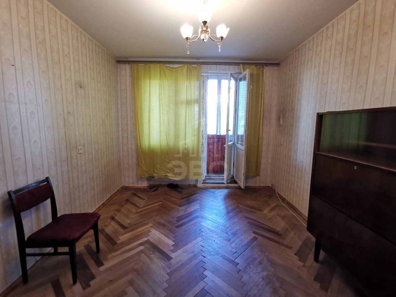 трехкомнатная квартира в Санкт-Петербурге по адресу: Хасанская ул., 14, к 1