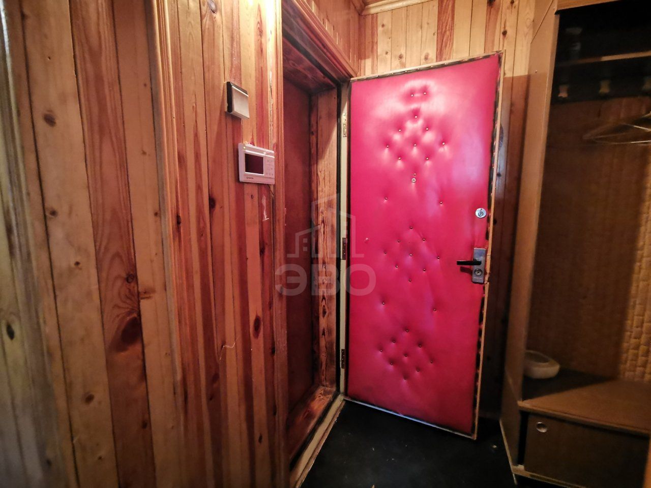 трехкомнатная квартира в Санкт-Петербурге по адресу: Хасанская ул., 14, к 1