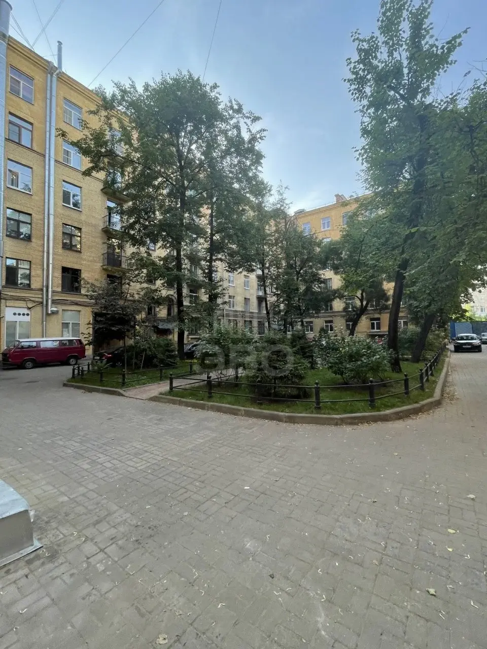 трехкомнатная квартира в Санкт-Петербурге по адресу: Тверская ул., 12