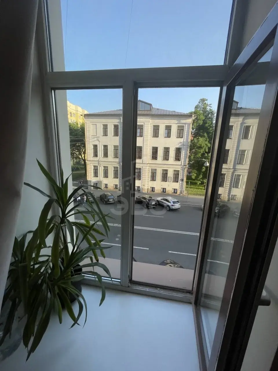 трехкомнатная квартира в Санкт-Петербурге по адресу: Тверская ул., 12
