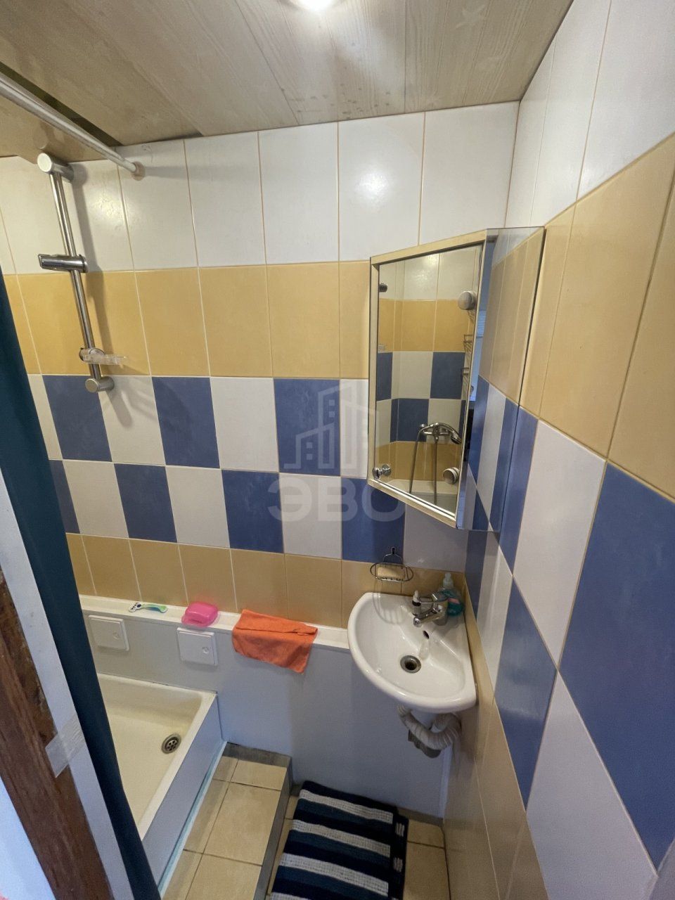 трехкомнатная квартира в Санкт-Петербурге по адресу: Тверская ул., 12