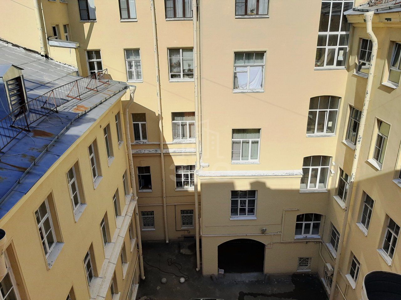 комната в Санкт-Петербурге по адресу: Кирочная ул., 30