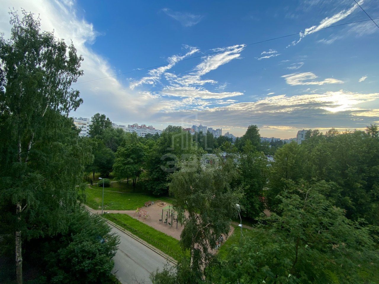 трехкомнатная квартира в Санкт-Петербурге по адресу: Художников проспект, 18, к 2