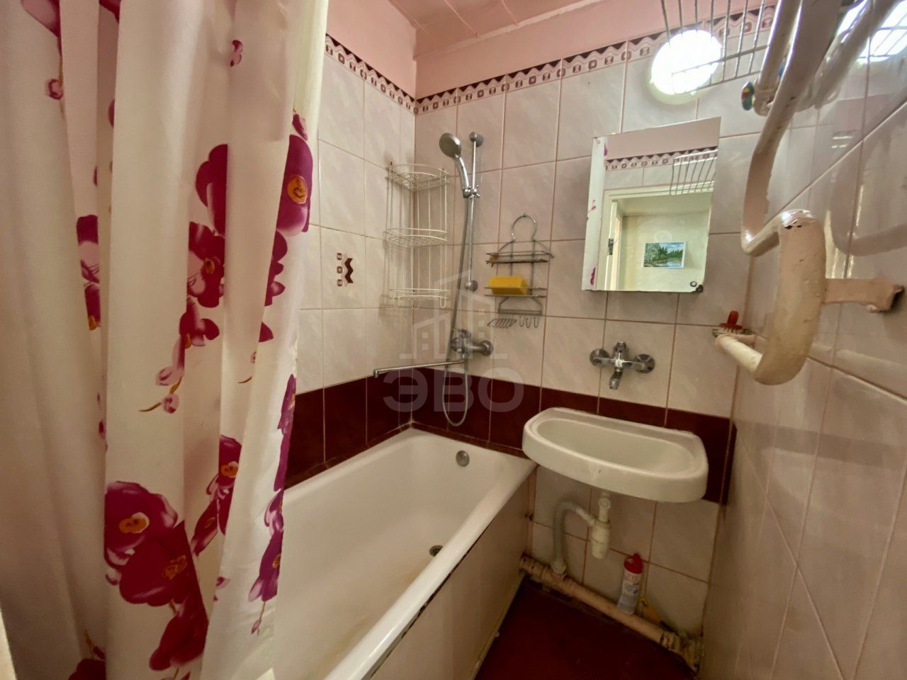 трехкомнатная квартира в Санкт-Петербурге по адресу: Художников проспект, 18, к 2