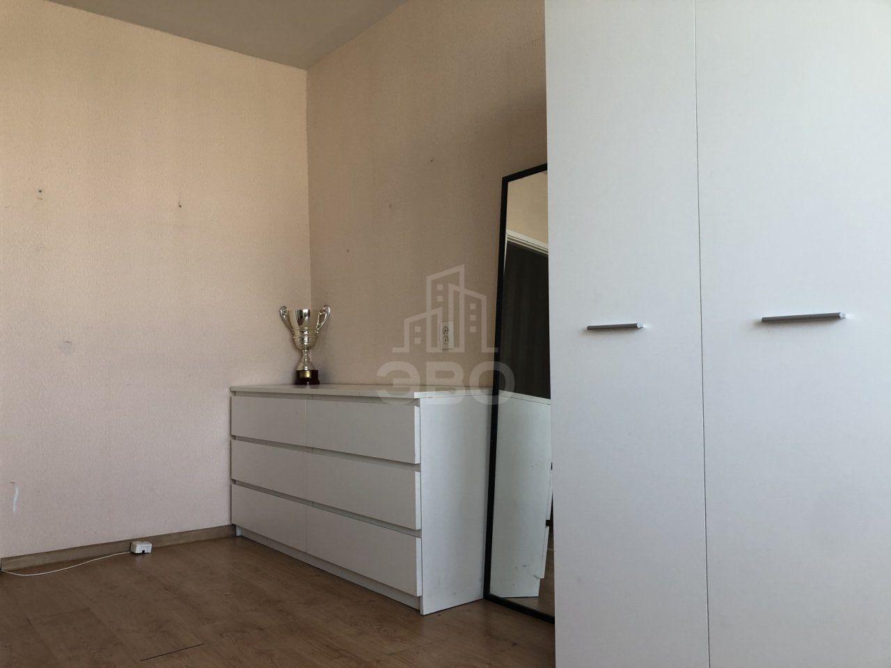 четырехкомнатная квартира в Санкт-Петербурге по адресу: Солидарности проспект, 7, к 1