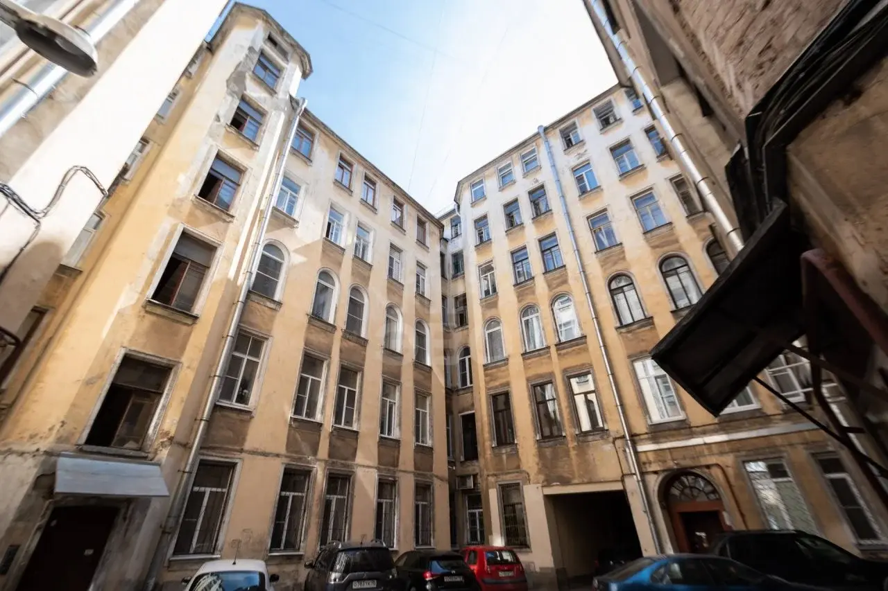 двухкомнатная квартира в Санкт-Петербурге по адресу: Кирочная ул., 49