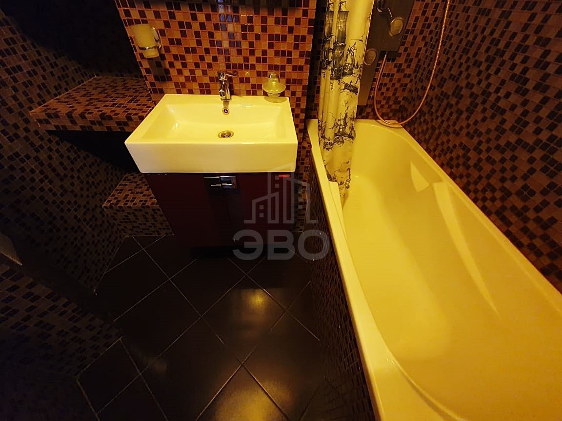 однокомнатная квартира в Санкт-Петербурге по адресу: Есенина ул., 1, к 1