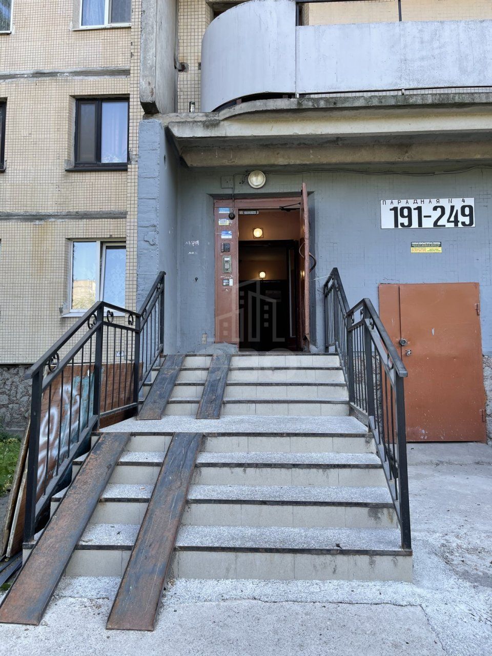 комната в Санкт-Петербурге по адресу: Малая Балканская ул., 60, к 1