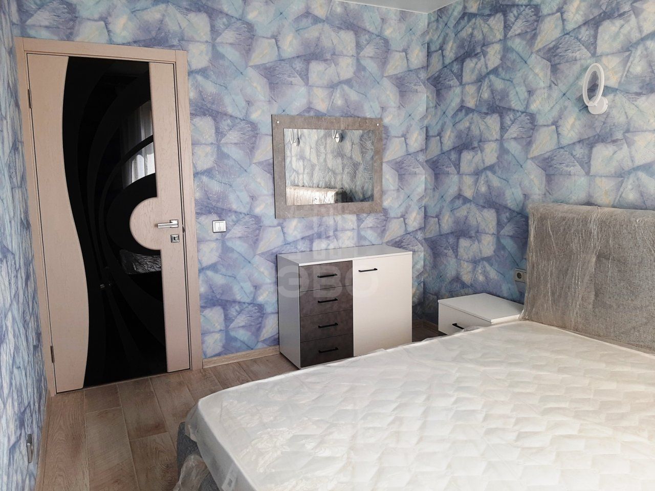 трехкомнатная квартира в Санкт-Петербурге по адресу: Королева проспект, 66, к 1