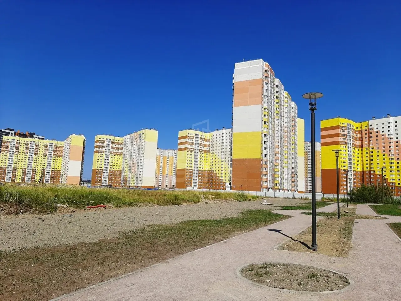 трехкомнатная квартира в Санкт-Петербурге по адресу: Королева проспект, 66, к 1