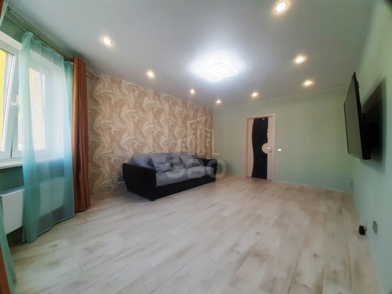 трехкомнатная квартира в Санкт-Петербурге по адресу: Королева проспект, 66, к 1