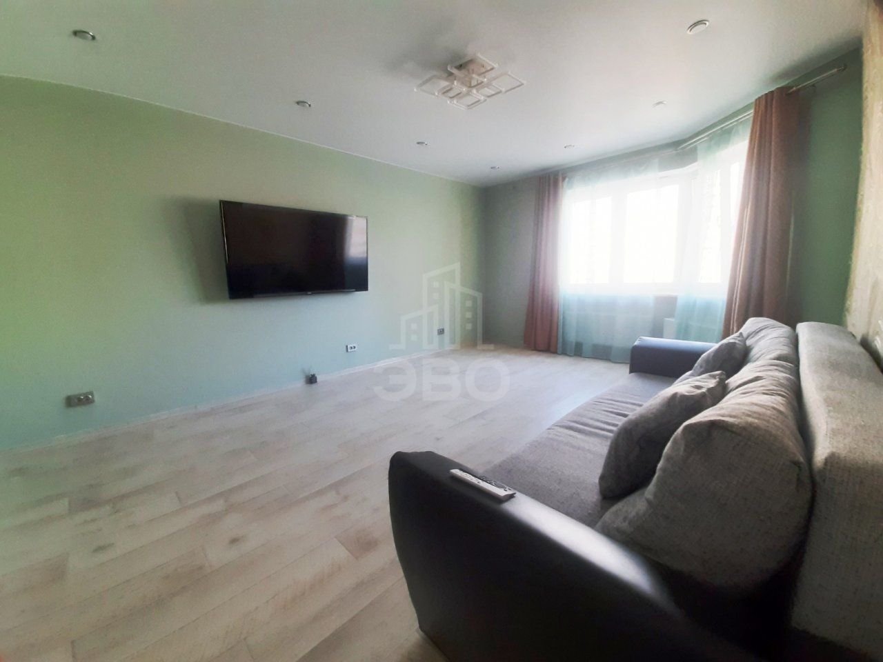 трехкомнатная квартира в Санкт-Петербурге по адресу: Королева проспект, 66, к 1