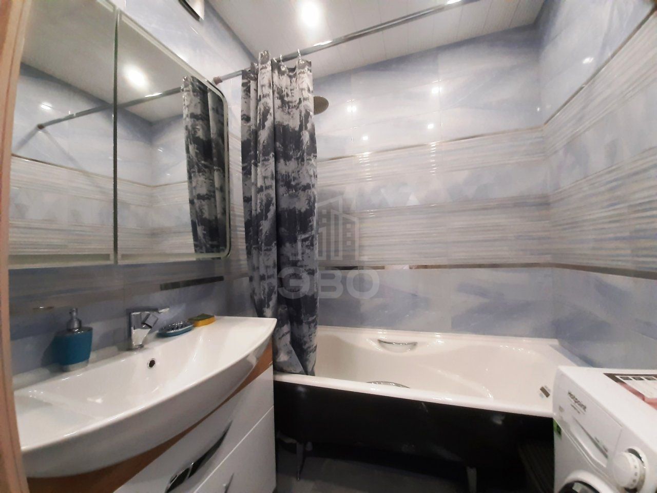 трехкомнатная квартира в Санкт-Петербурге по адресу: Королева проспект, 66, к 1