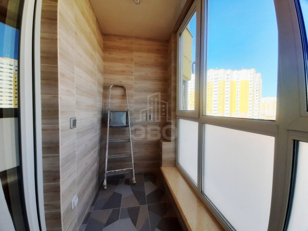 трехкомнатная квартира в Санкт-Петербурге по адресу: Королева проспект, 66, к 1