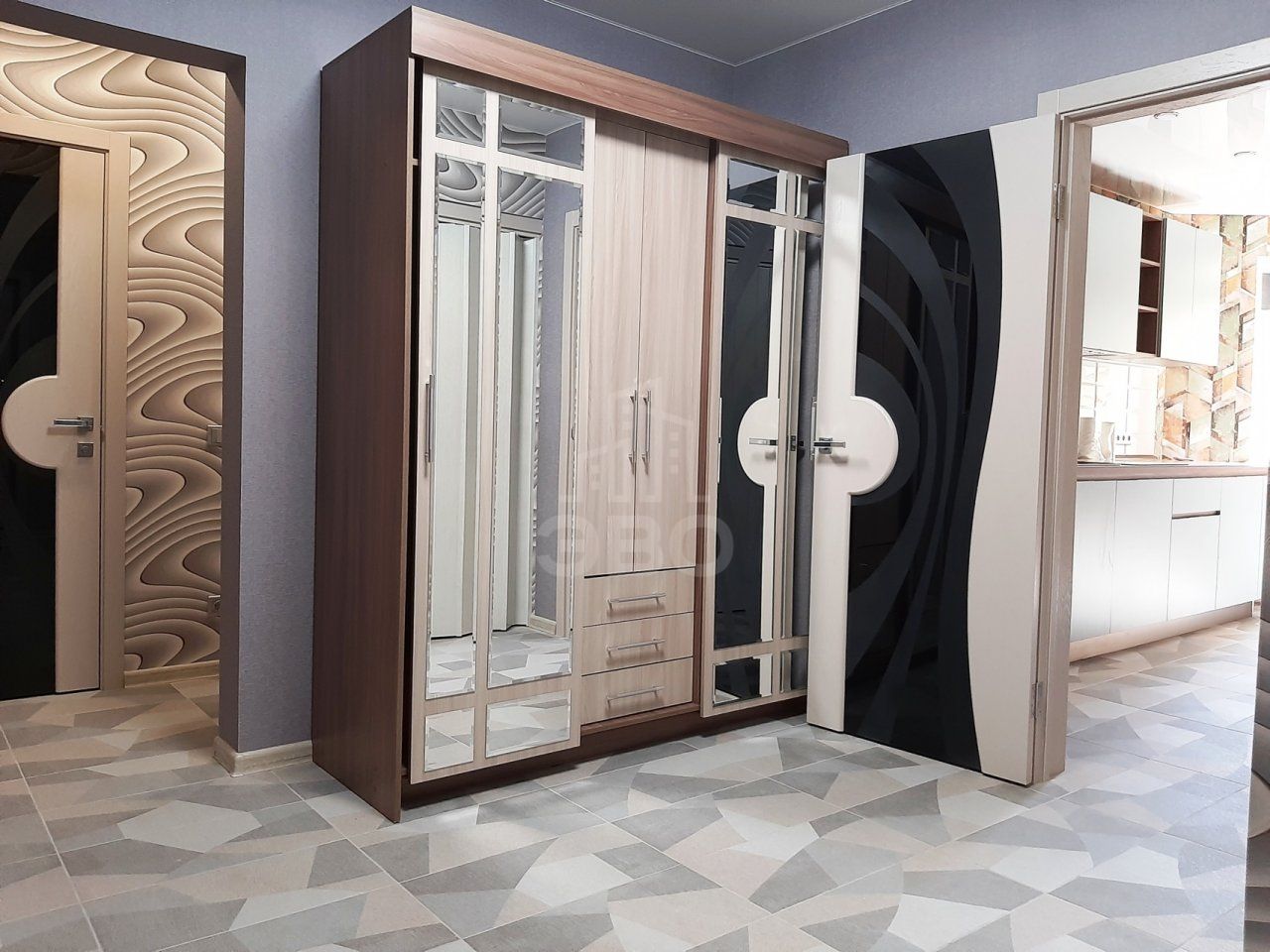 трехкомнатная квартира в Санкт-Петербурге по адресу: Королева проспект, 66, к 1