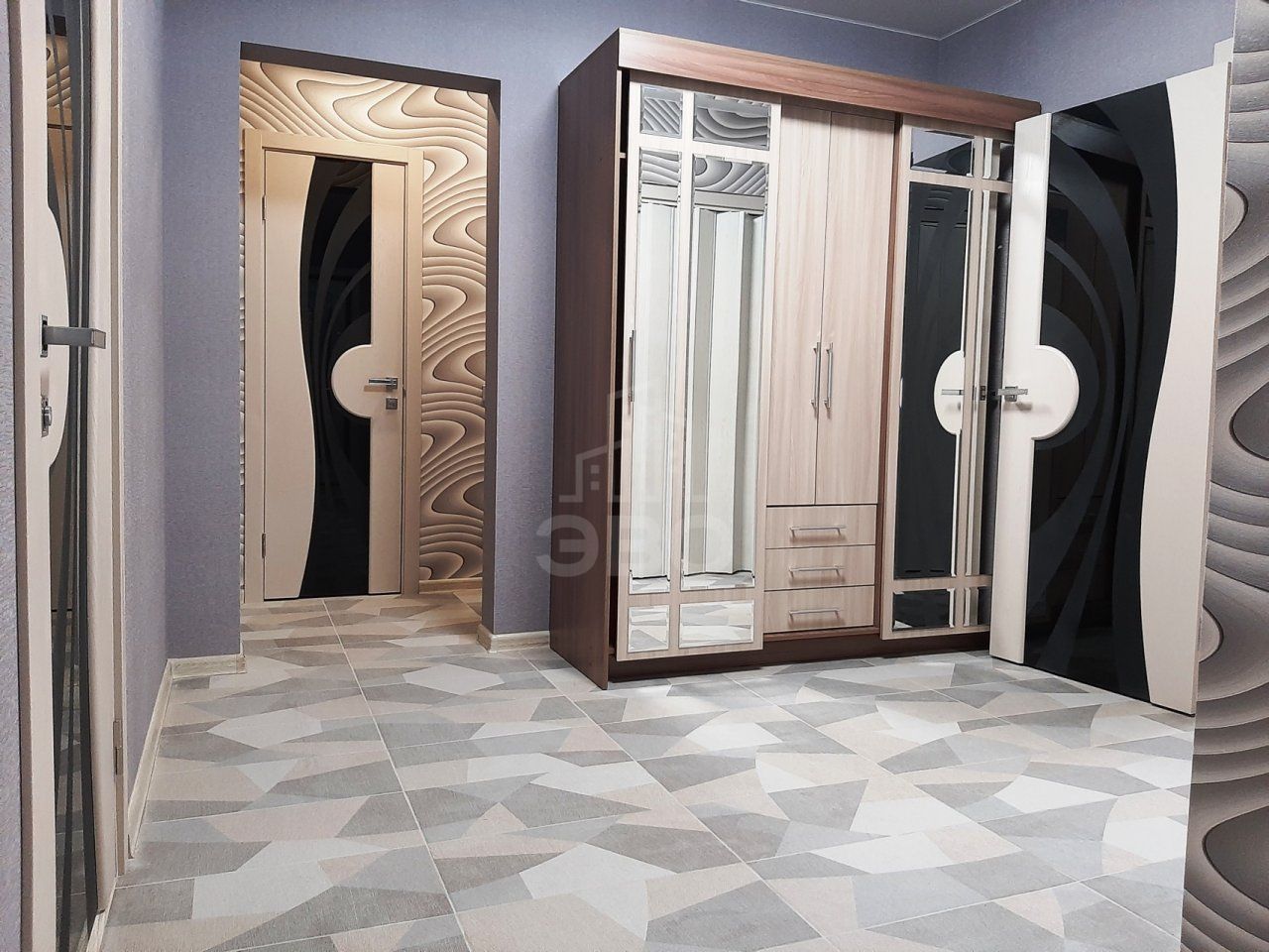 трехкомнатная квартира в Санкт-Петербурге по адресу: Королева проспект, 66, к 1