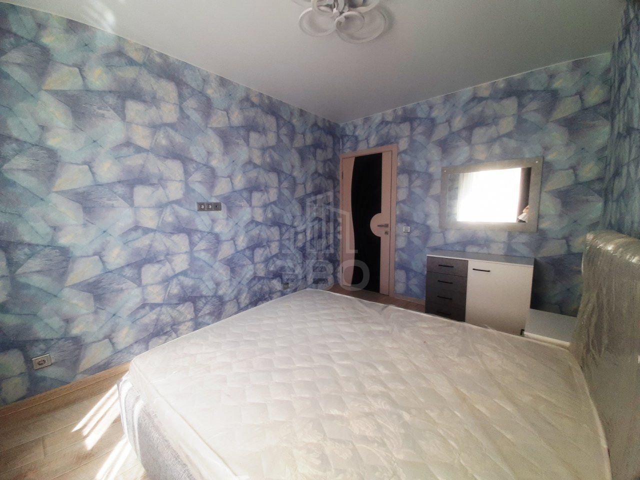 трехкомнатная квартира в Санкт-Петербурге по адресу: Королева проспект, 66, к 1