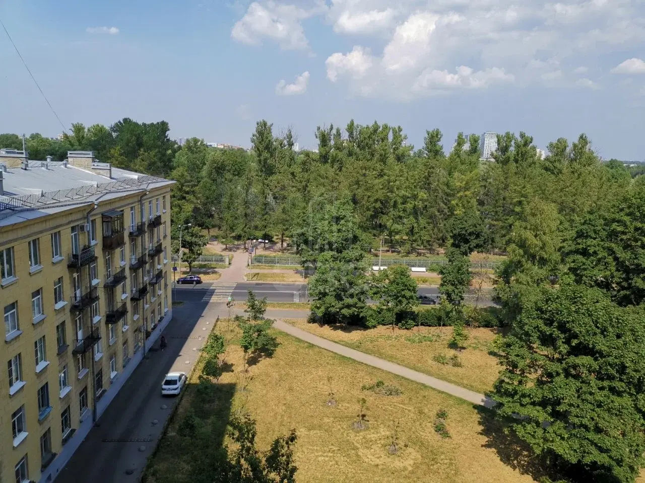 трехкомнатная квартира в Санкт-Петербурге по адресу: Бассейная ул., 53