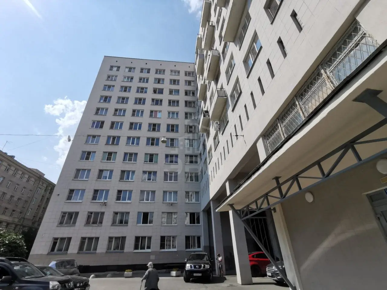 трехкомнатная квартира в Санкт-Петербурге по адресу: Бассейная ул., 53
