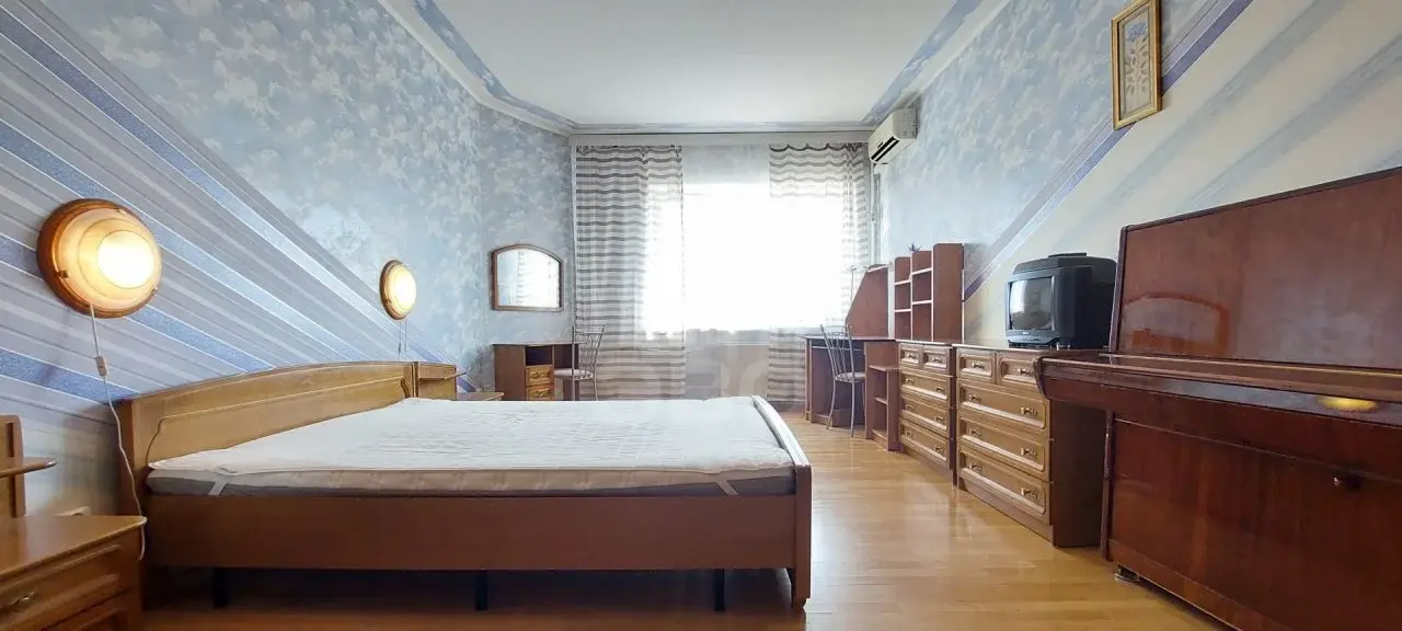двухкомнатная квартира в Санкт-Петербурге по адресу: Торжковская ул., 13, к 1