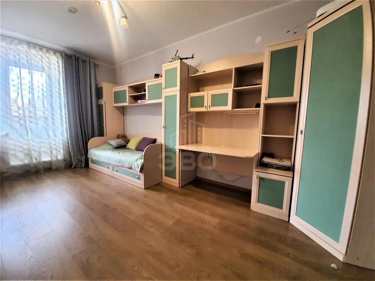 трехкомнатная квартира в Санкт-Петербурге по адресу: Бутлерова ул., 11, к 4