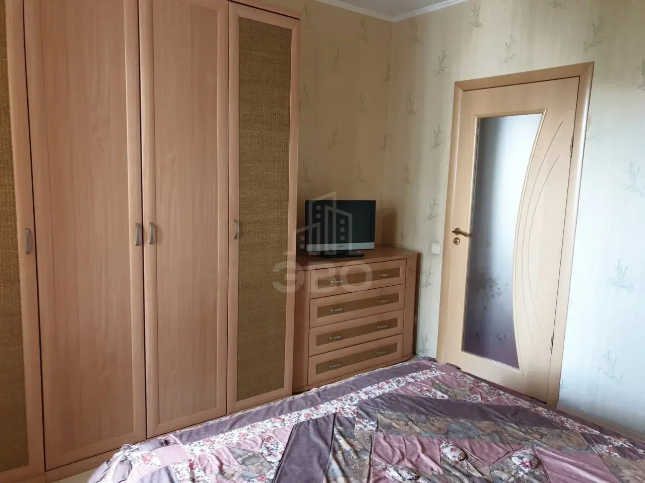 трехкомнатная квартира в Санкт-Петербурге по адресу: Олеко Дундича ул., 39, к 1