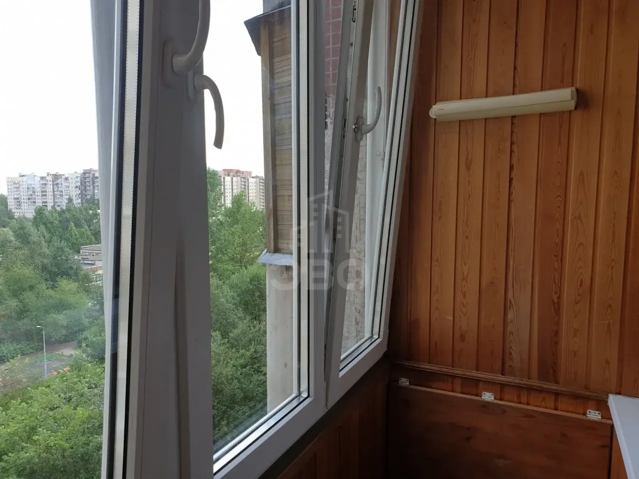 трехкомнатная квартира в Санкт-Петербурге по адресу: Олеко Дундича ул., 39, к 1