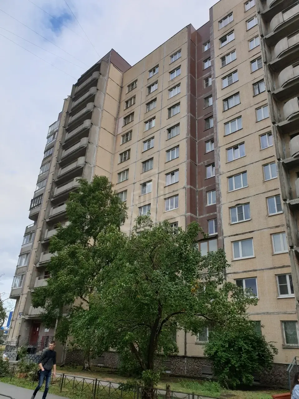 трехкомнатная квартира в Санкт-Петербурге по адресу: Олеко Дундича ул., 39, к 1