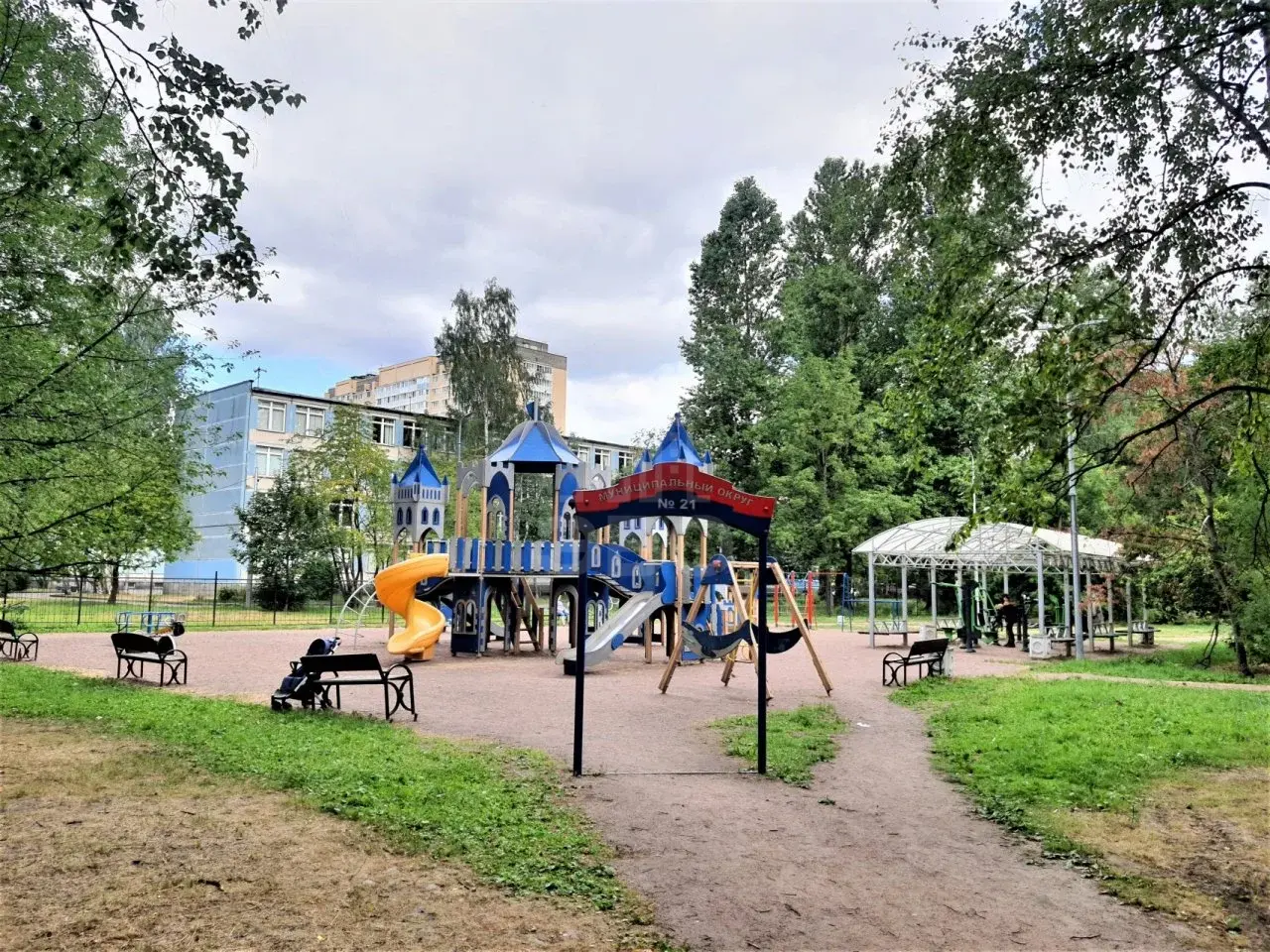 однокомнатная квартира в Санкт-Петербурге по адресу: Руставели ул., 58, к 1