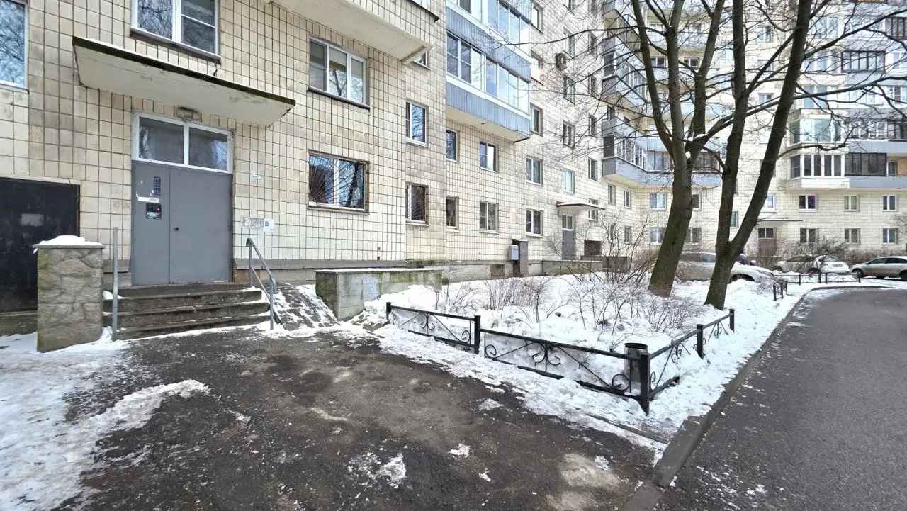 однокомнатная квартира в Санкт-Петербурге по адресу: Нахимова ул., 3, к 1