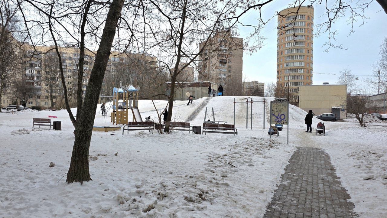 однокомнатная квартира в Санкт-Петербурге по адресу: Нахимова ул., 3, к 1