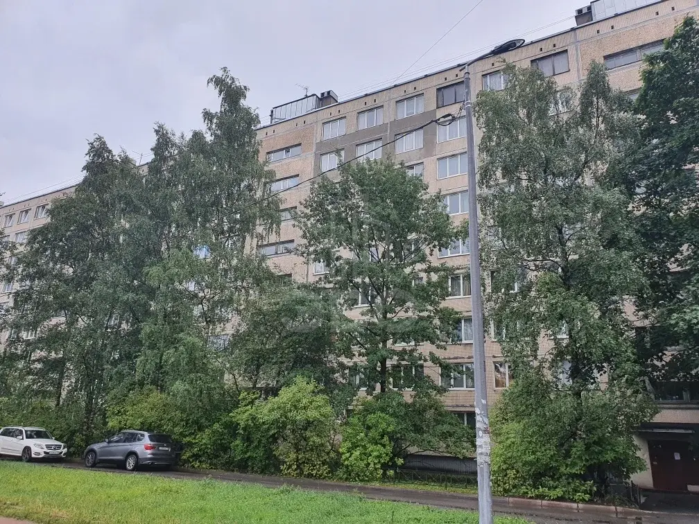 четырехкомнатная квартира в Санкт-Петербурге по адресу: Дунайский проспект, 37, к 1